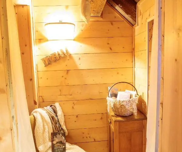 La Finestra Sulla Contea Ovaro