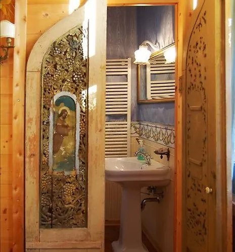 La Finestra Sulla Contea Ovaro